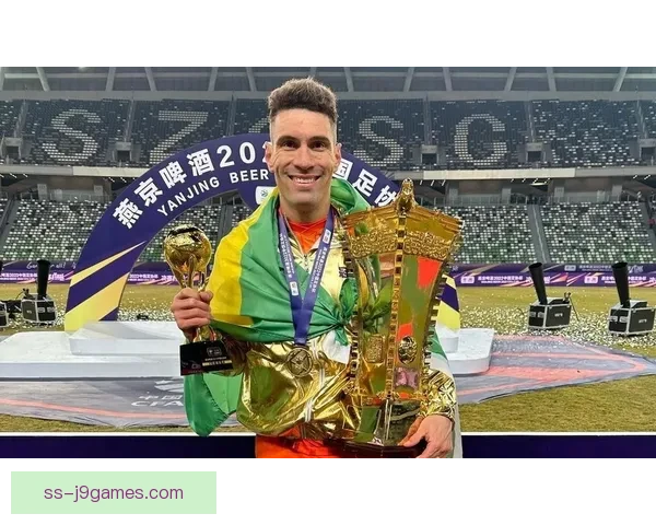 山东泰山勇夺中超与足协杯双冠荣誉 书写辉煌历史